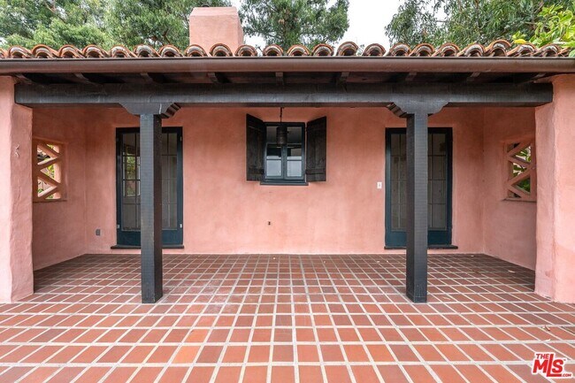 Foto del edificio - 1903 N Orchid Ave