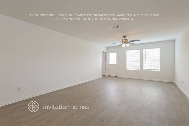 Foto del edificio - 3704 Axis Hl St