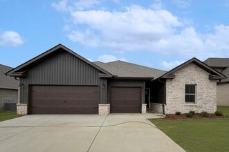 Building Photo - 17969 Longleaf Dr