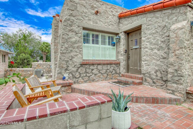 Building Photo - 1109 Madeline Dr