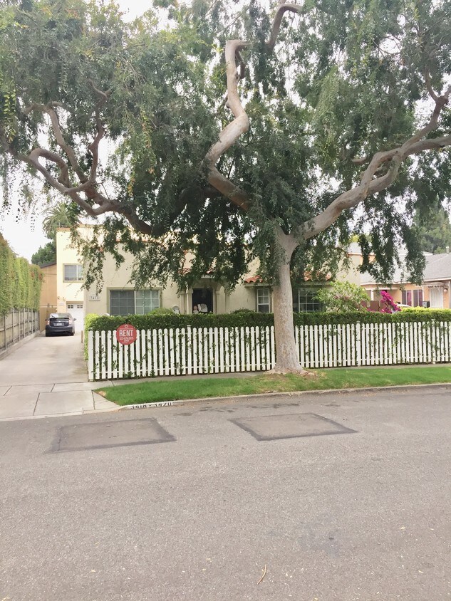 Foto principal - 3420 Sherbourne Dr