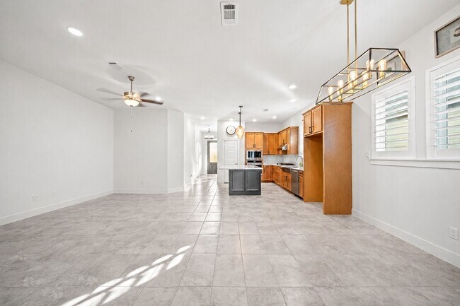 Foto del edificio - 18530 Joyous Ln