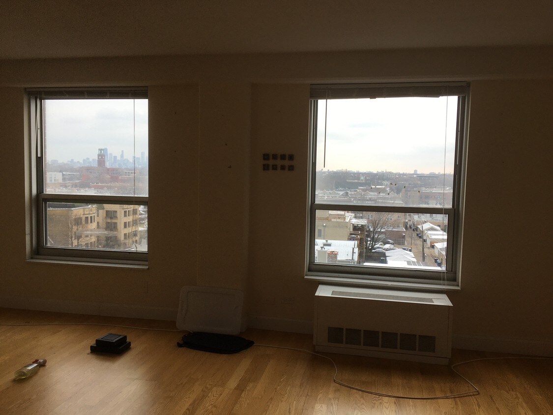 Foto principal - 4500 N Winchester Ave