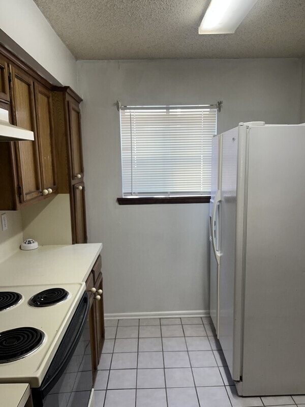 Foto del edificio - 820 Meadow Glen Ave