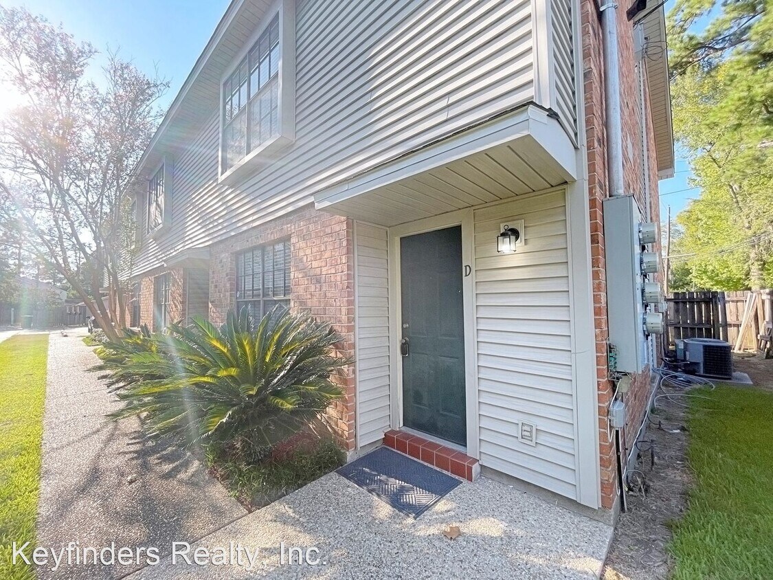Primary Photo - 2 br, 1.5 bath House - 5244 Stumberg Ln.Un...