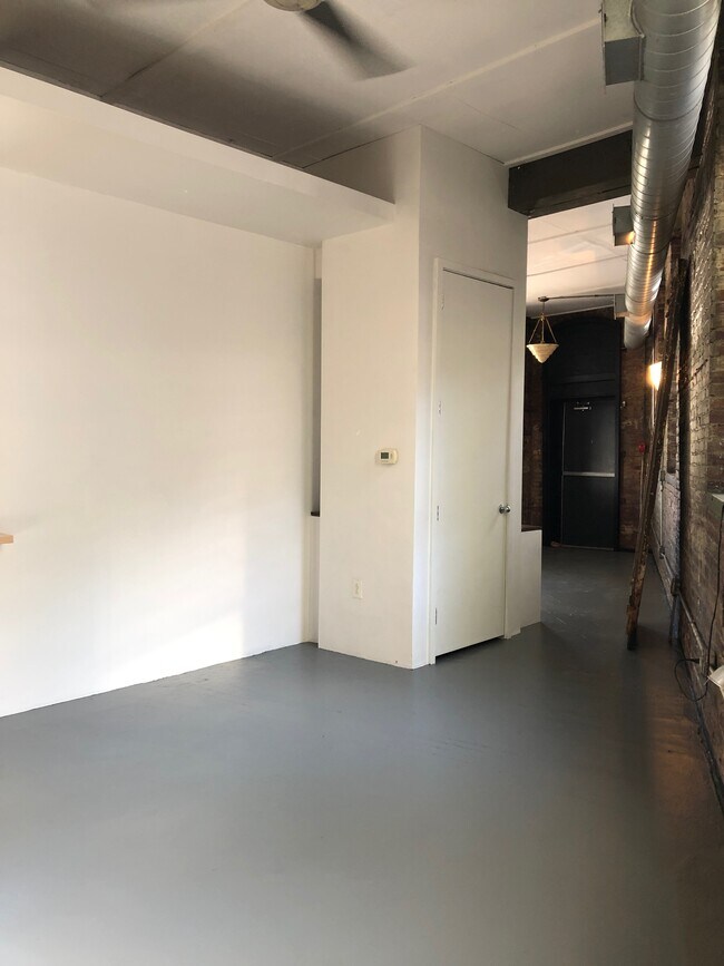 Living Space - 1220 N Lawrence St