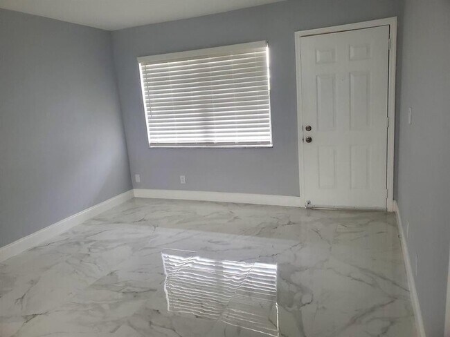 Building Photo - 9430 Boca Cove Cir