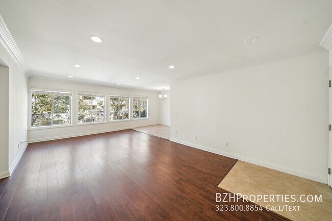 Foto del edificio - 136 N Swall Dr