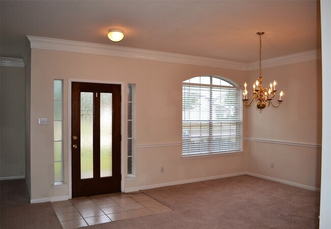 Foto del edificio - 5515 Gatesprings Ln