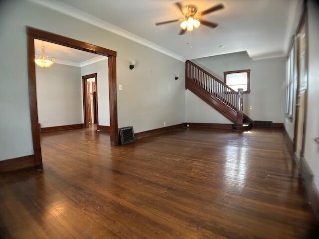 Building Photo - 2402 W Rohmann Ave