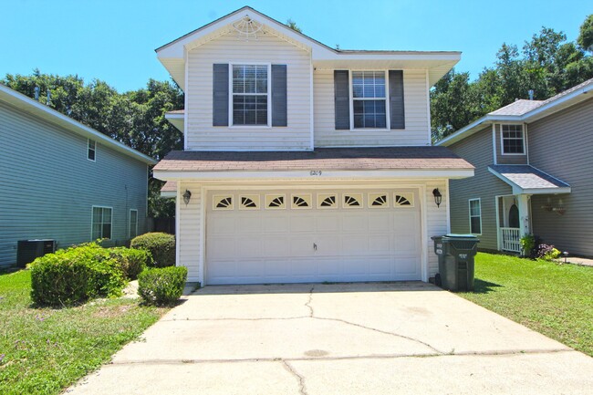 Building Photo - Milton two-story home with Fenced Backyard!