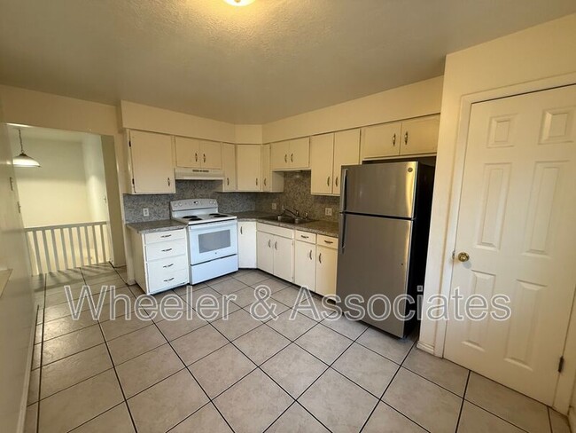 Building Photo - 4083 S Porter Ave