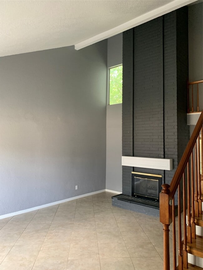 Foto del edificio - 19426 Lake Hollow Ln