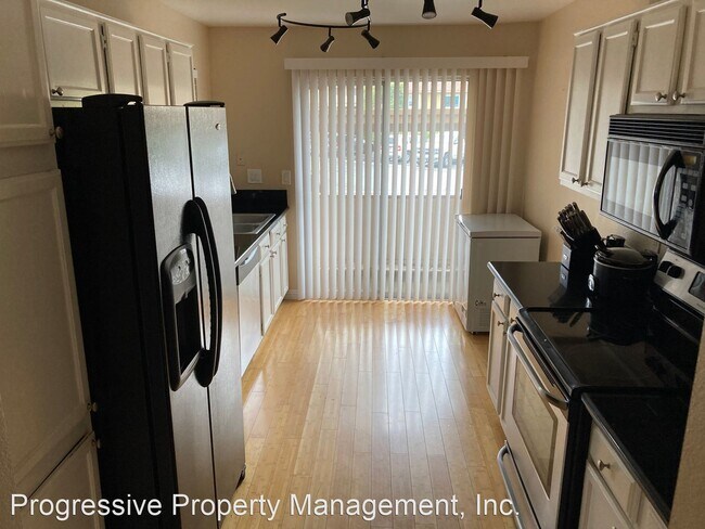 Foto del edificio - 2 br, 2 bath House - 5300 Silver Canyon Rd...