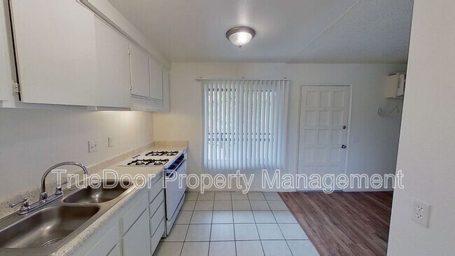 Foto del edificio - 577 N Tustin Ave