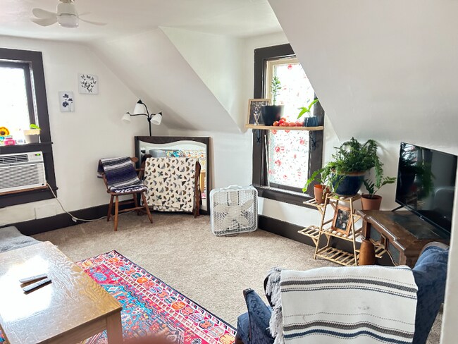 Foto del edificio - 103 Erie St SE