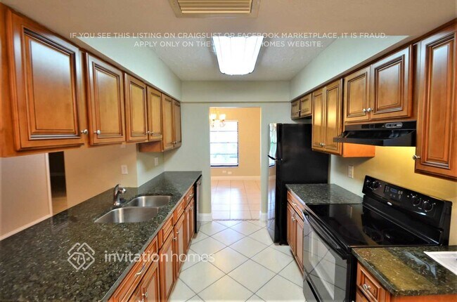 Foto del edificio - 1004 Highgrove Ct