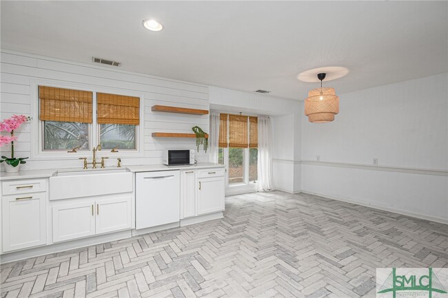 Building Photo - 9 Bowline Ct