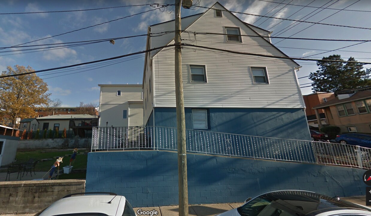 Building Photo - 1510 67th St