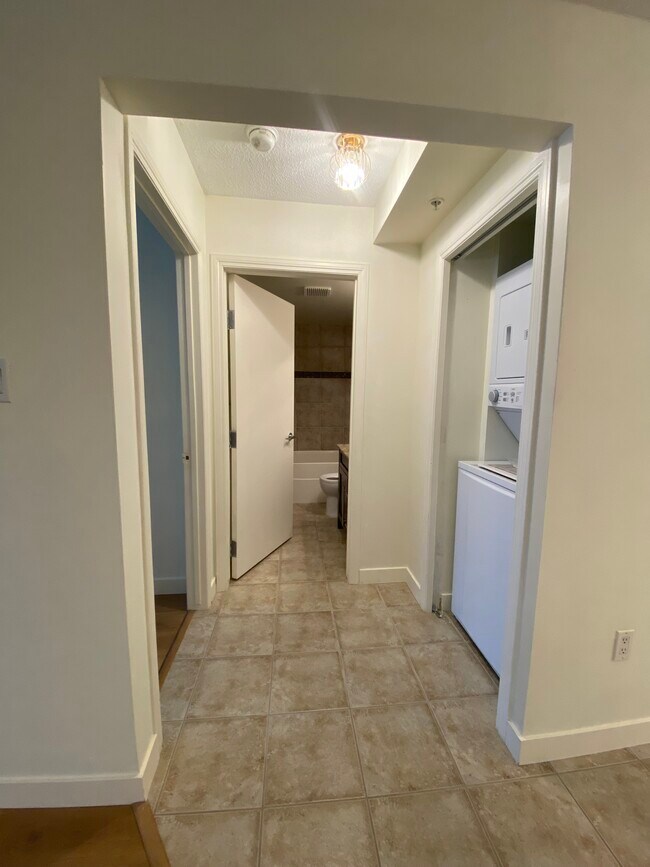 Photo du bâtiment - Spacious 1 Bedroom Main Floor Unit at Aurora at Chinook – Kingsland
