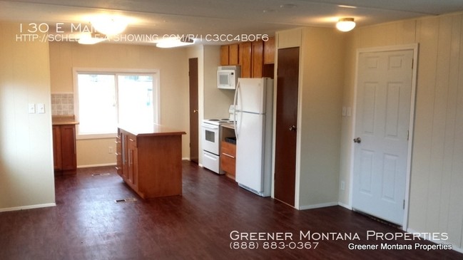 Building Photo - Remodeled Trailer in Victor