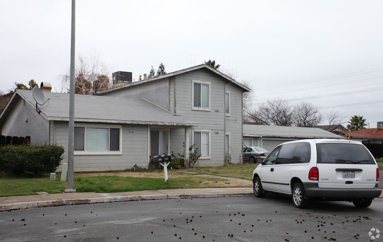 Building Photo - 3560 Glenville Ct