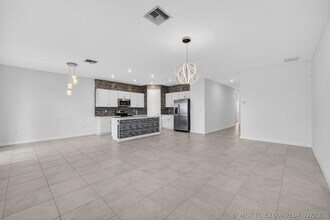 Building Photo - 13275 NW Copper Creek Dr