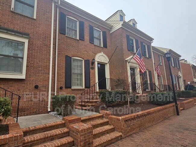Building Photo - 520 N Poplar St