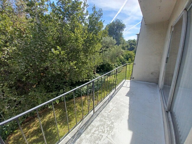Foto del edificio - 990 Ponderosa Ave