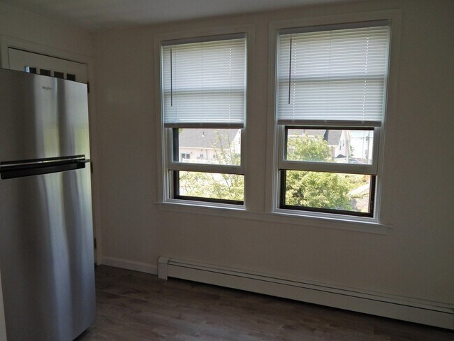 Building Photo - 83 Leyden St