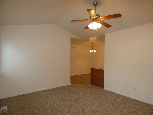 Building Photo - 3536-3538 Fisher Ct NE Salem, OR 97305