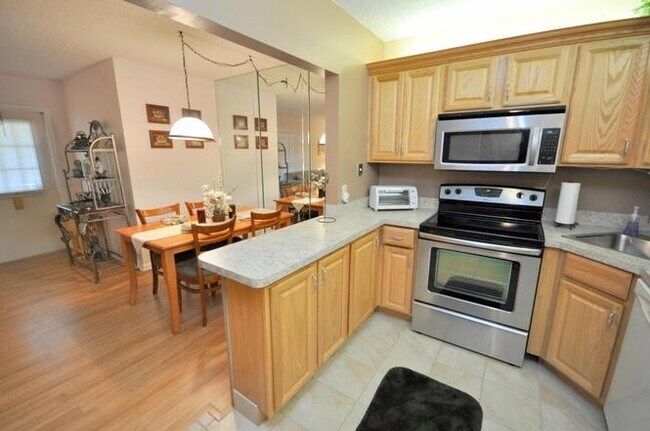 Foto del edificio - 414 Pine Glen Ln