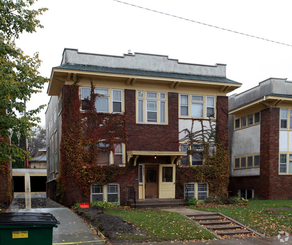 Primary Photo - 4532 Bryant Ave S