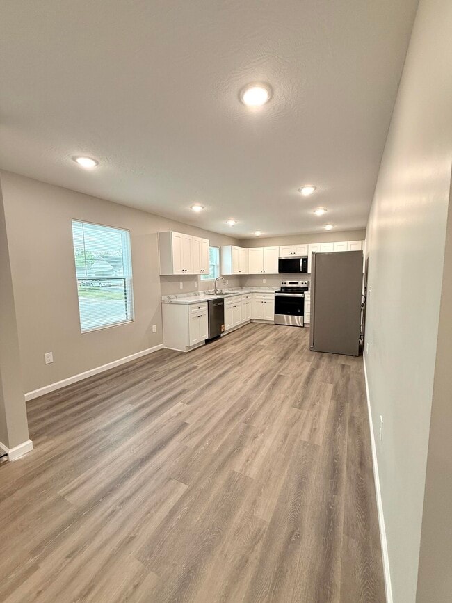 Building Photo - 107 Losey St