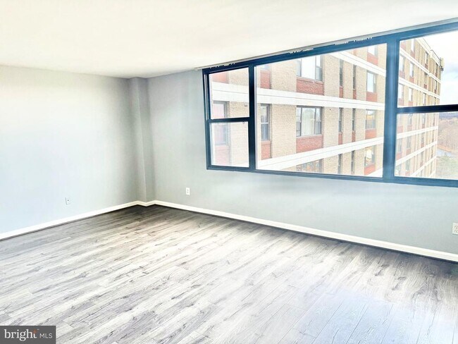 Foto del edificio - 4600 Duke St