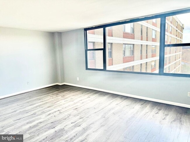 Building Photo - 4600 Duke St