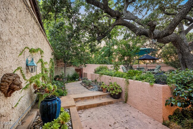 Building Photo - 4566 Tam O Shanter Dr