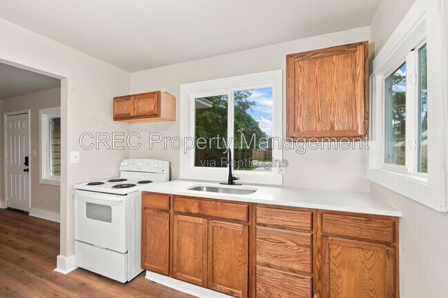 Foto del edificio - 1605 Pineview Rd