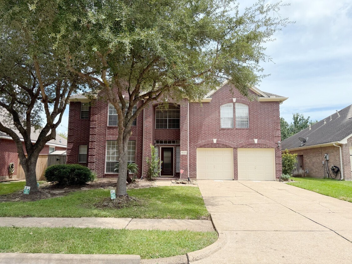 Primary Photo - 8510 Green Ash Dr