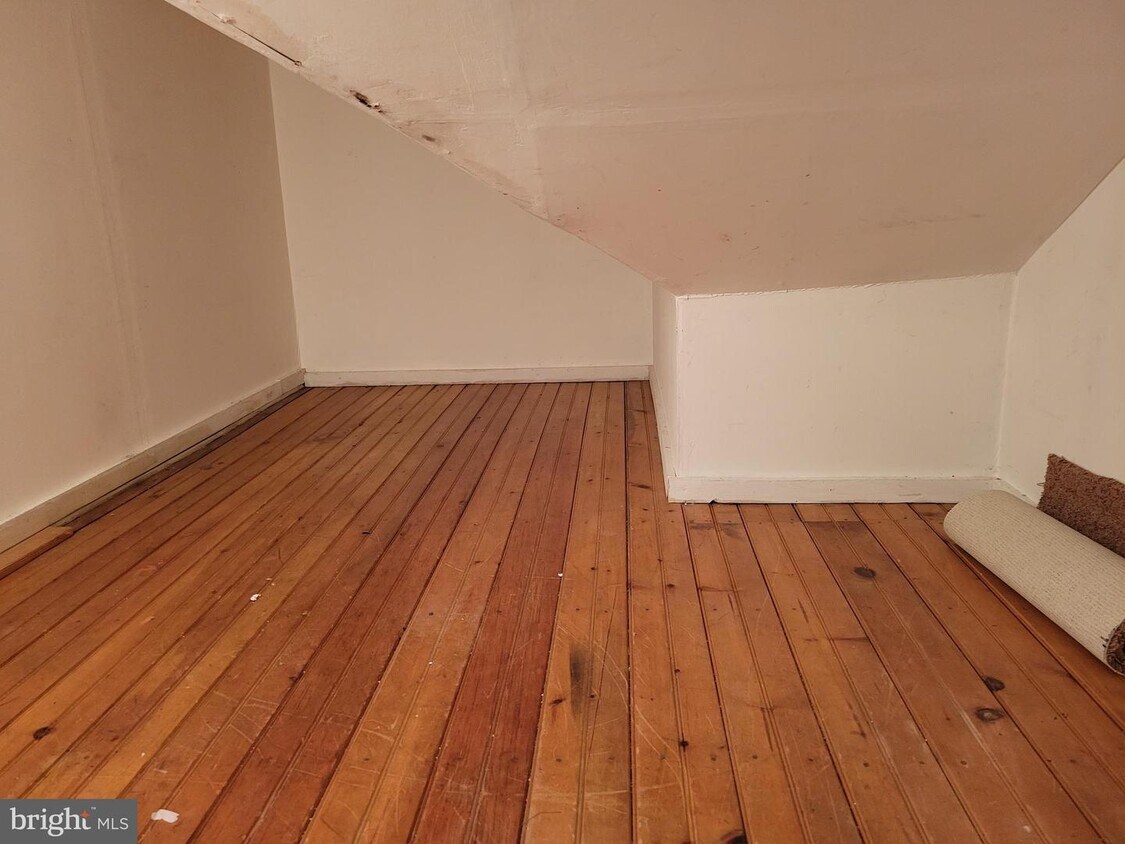 1734 46th St Unit 2ND FL, Pennsauken Township, NJ 08110 Room for Rent