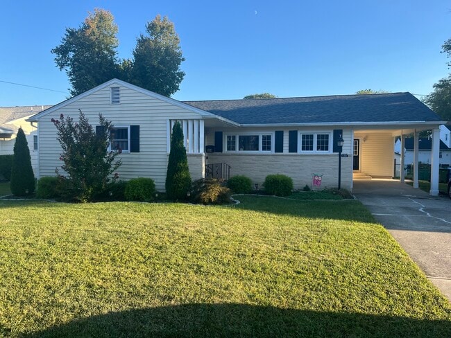 Photo - 304 Browning Ln House