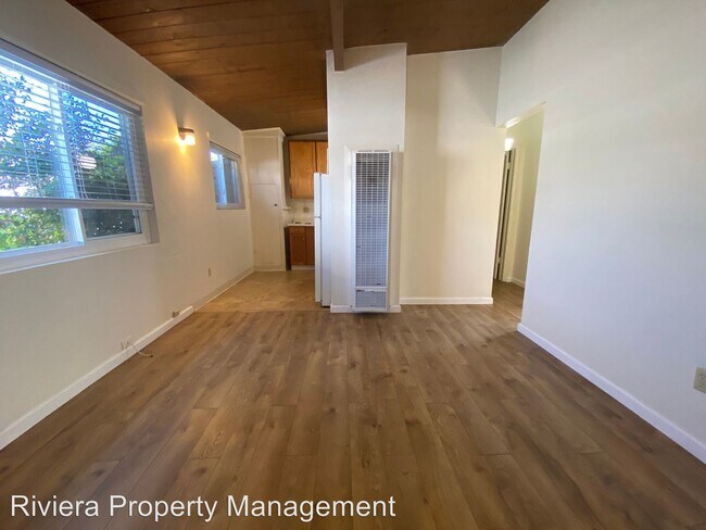 Building Photo - 2126 1/2-2126 Reed Ave