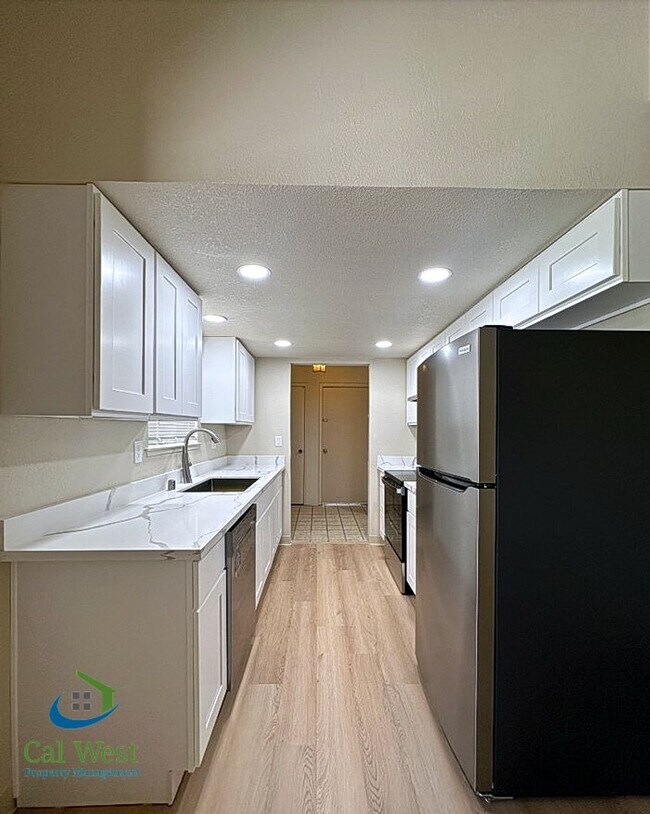 Building Photo - 01479 - CALLE1186 - Owner Notify