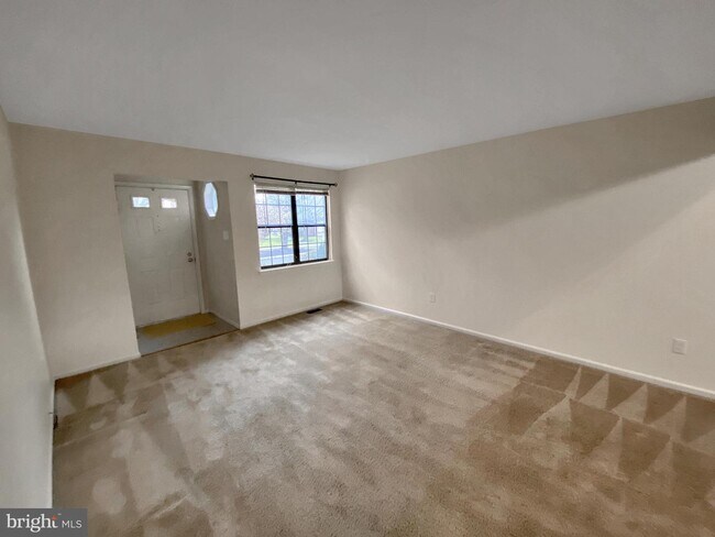 Foto del edificio - 57 Greensward Ln