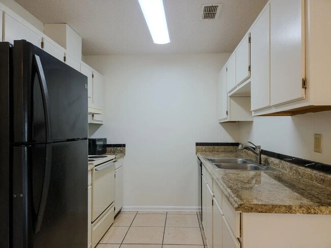 Foto del edificio - 2708 Oak Park Ct