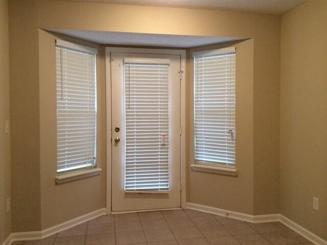 Foto del edificio - 7955 Meadow Bend Drive