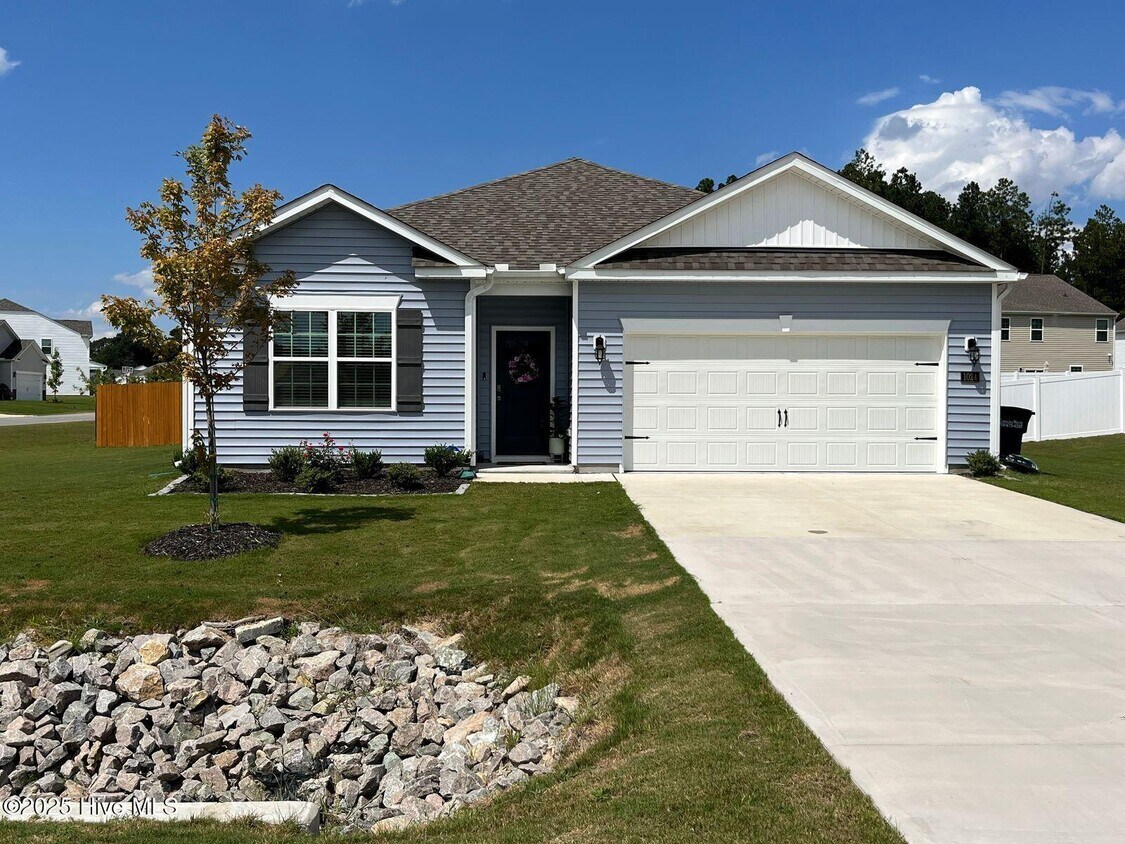 Foto principal - 1024 Shoreline Dr