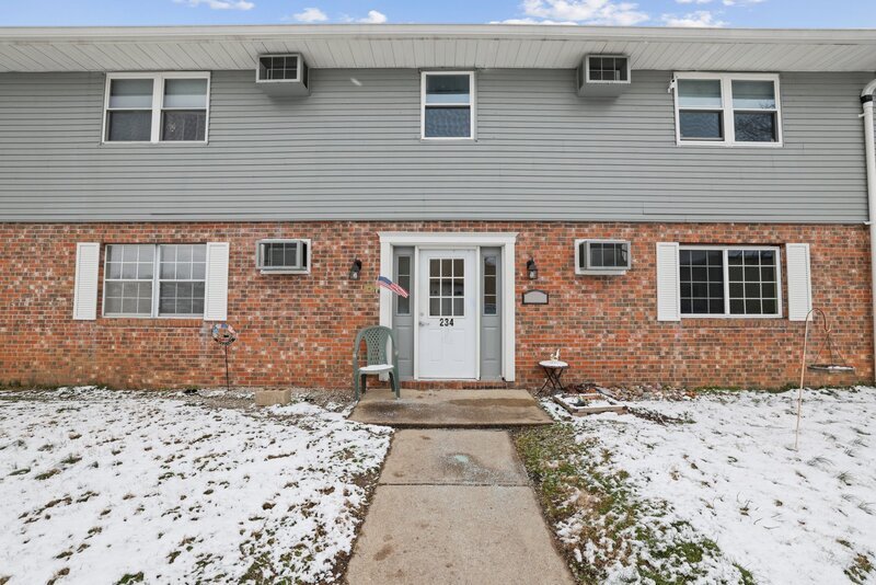 Primary Photo - 234 Slocum Ave