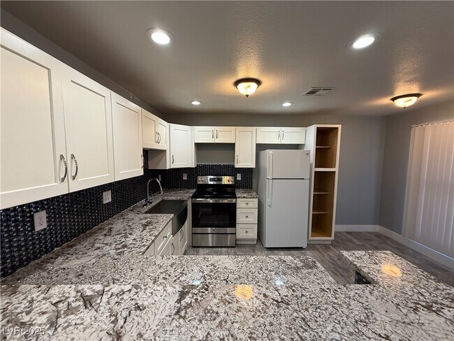 Foto del edificio - 4300 N Lamont St