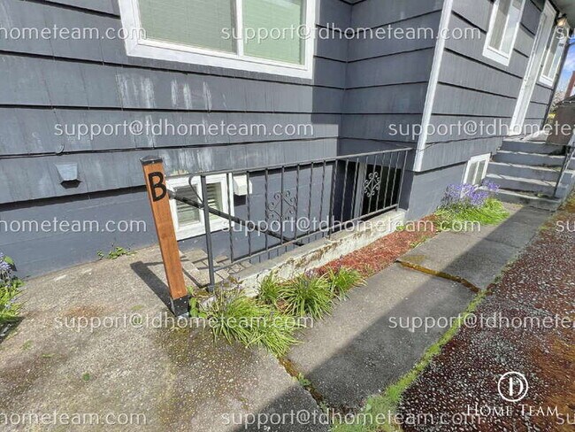 Building Photo - 5302 S Pine St